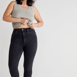 EUC Free People Black Raw High-Rise Jegging CURVY